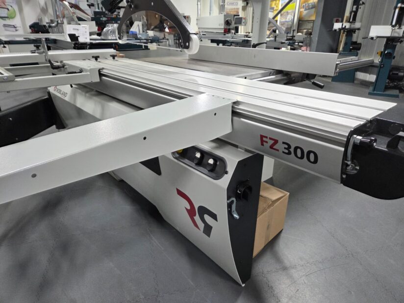 Robland FZ300 3.1m Panel Saw Single Phase (9)