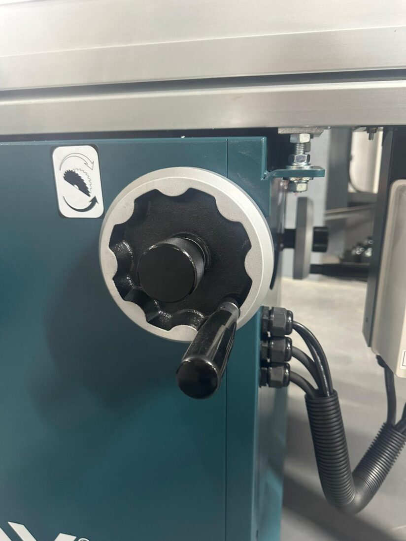 OAV P25 angle adjustment handwheel