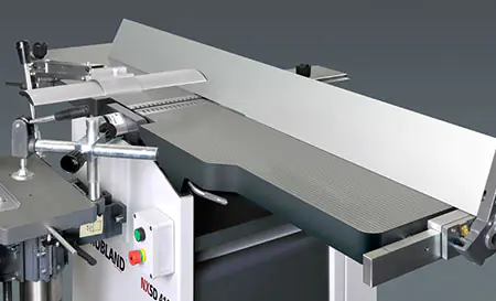 The heavy duty jointer fence. In it's position on top of both infeed & outfeed tables. Robland Planer thicknesser NXSD 410